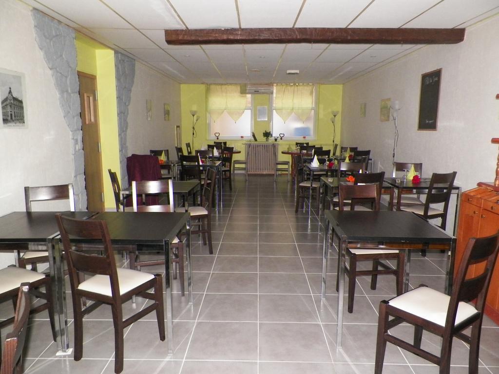 Hotel Du Commerce Auxerre Buitenkant foto