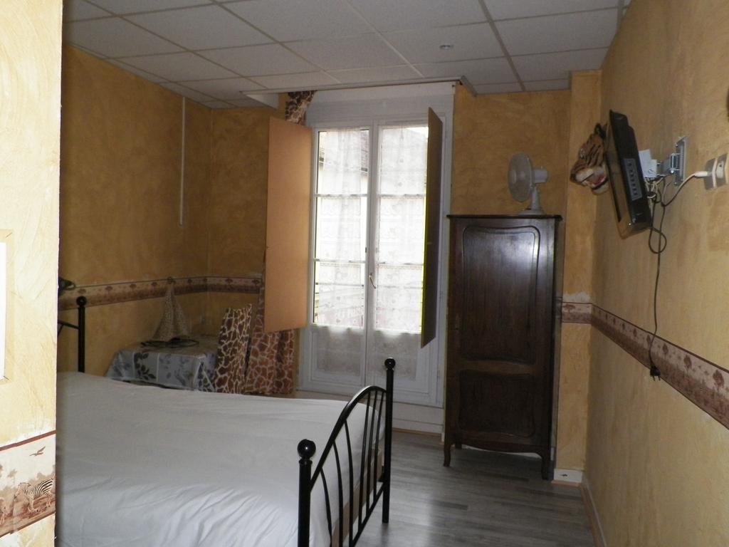 Hotel Du Commerce Auxerre Buitenkant foto
