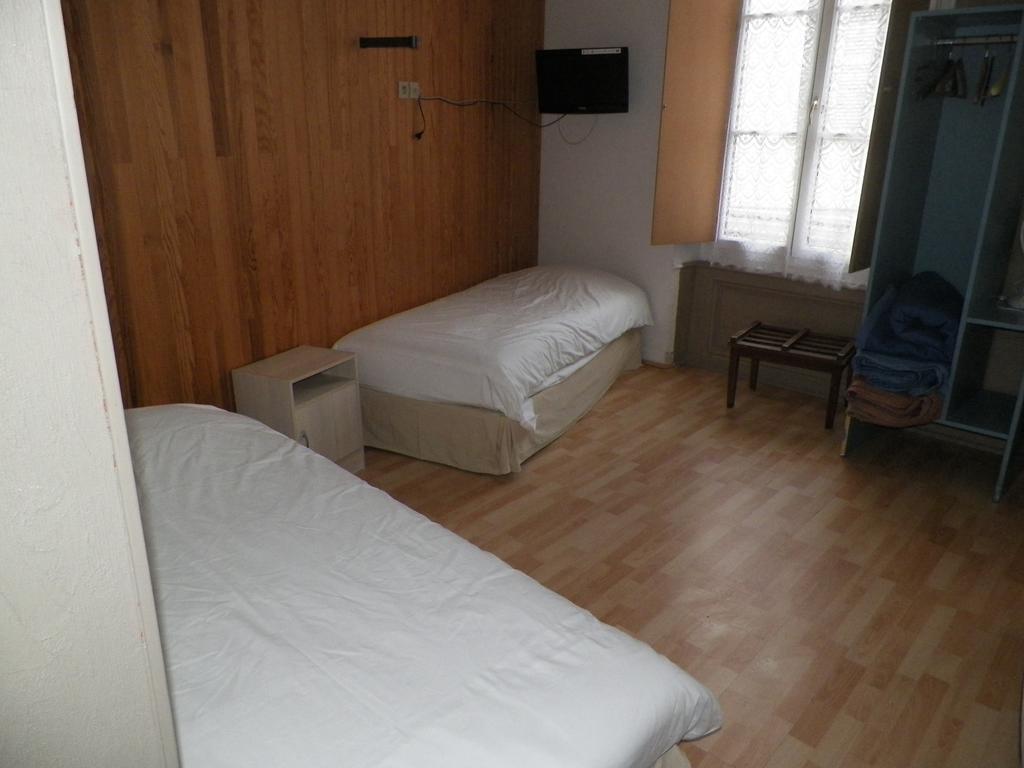 Hotel Du Commerce Auxerre Buitenkant foto