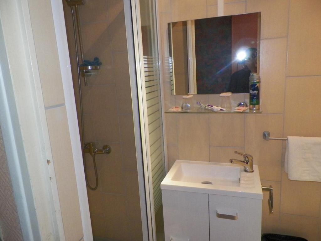 Hotel Du Commerce Auxerre Kamer foto