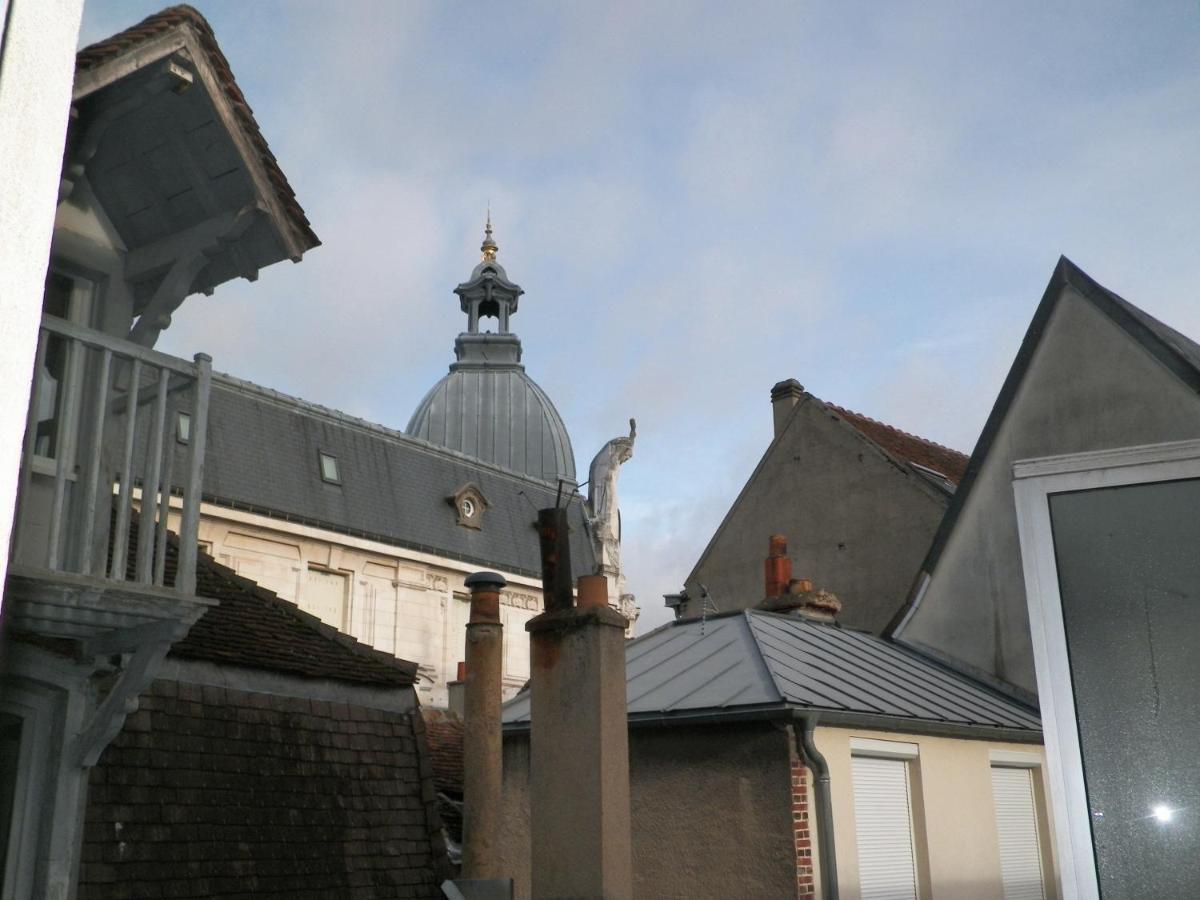 Hotel Du Commerce Auxerre Buitenkant foto