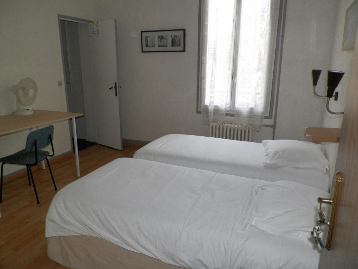 Hotel Du Commerce Auxerre Buitenkant foto