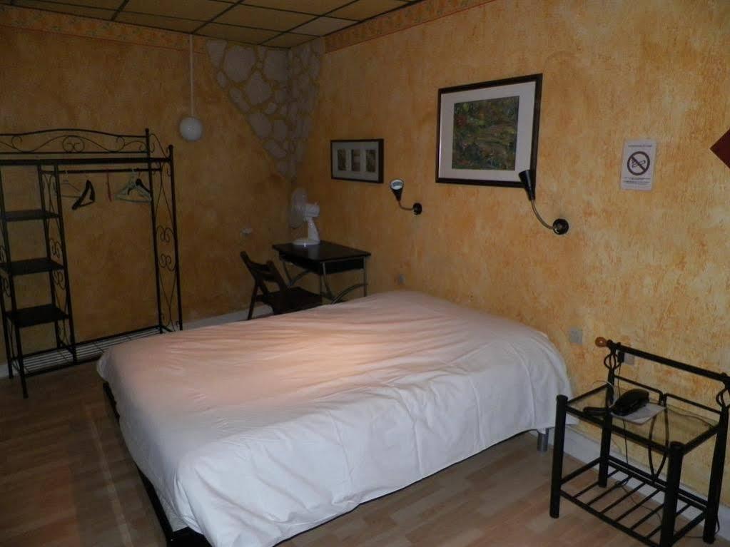Hotel Du Commerce Auxerre Buitenkant foto